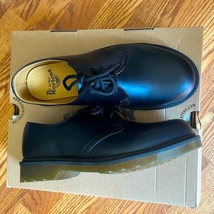 NWT Dr. Martens Oxford smooth shoes women’s sz 7